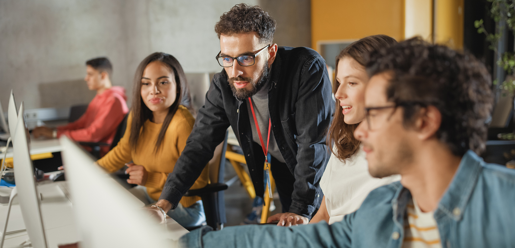 shutterstock_2102457295_72dpi